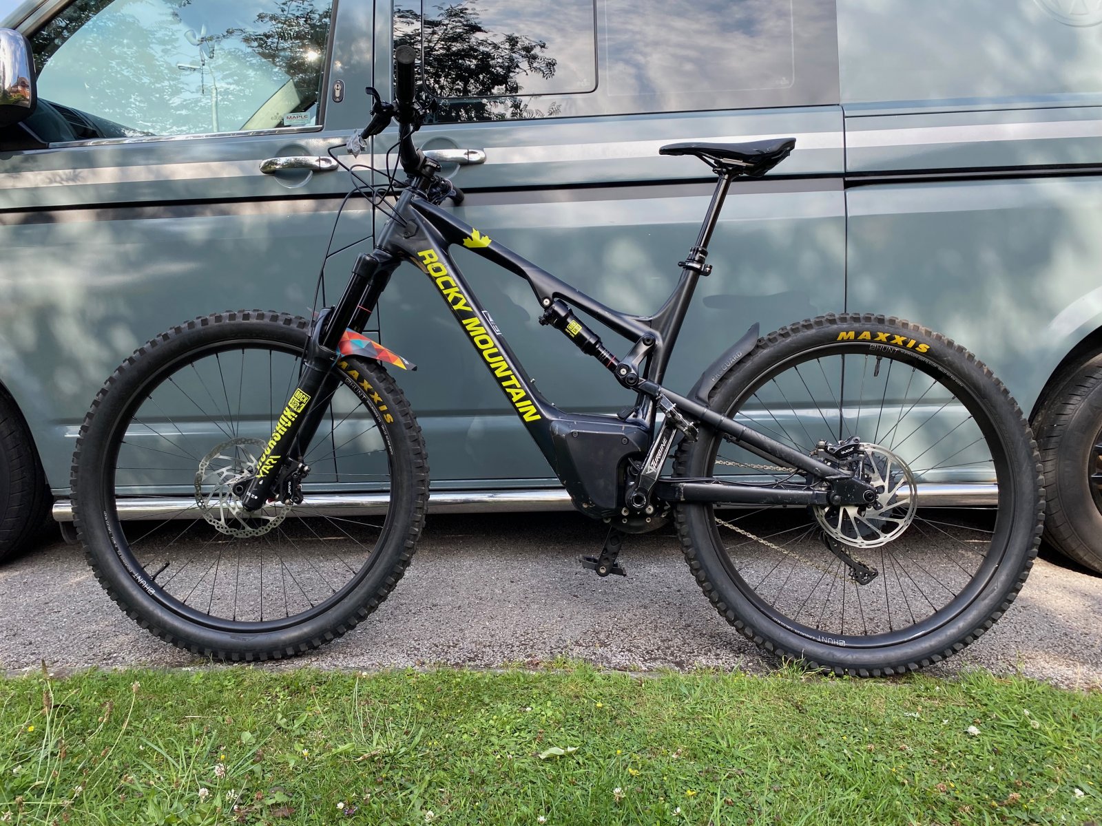 Sold 2018 Rocky Mountain C50 Altitude Powerplay Large 3200