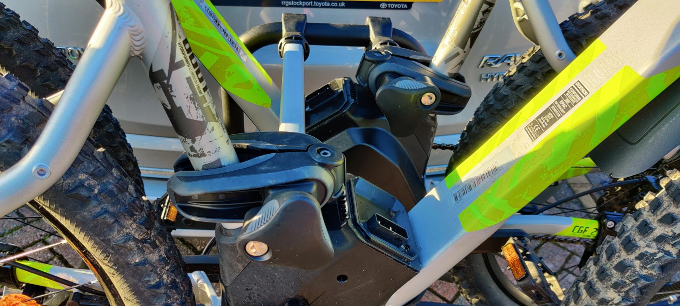 Quick review of the Thule Easyfold XT 2 bike tow bar rack EMTB