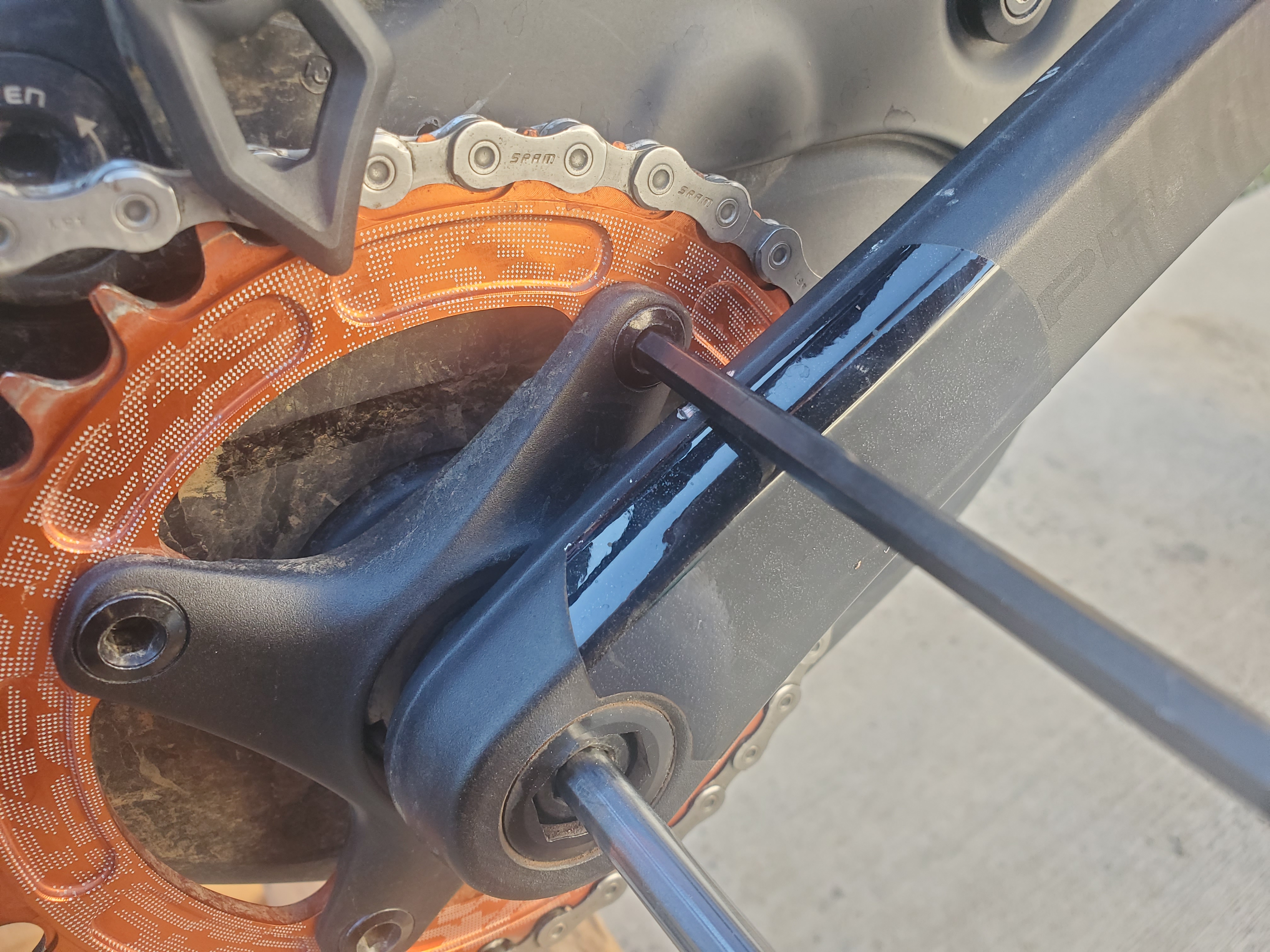 Bike chain stuck online in crank