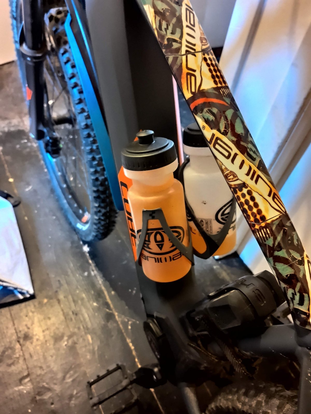 Cube water bottle and cage new arrivals