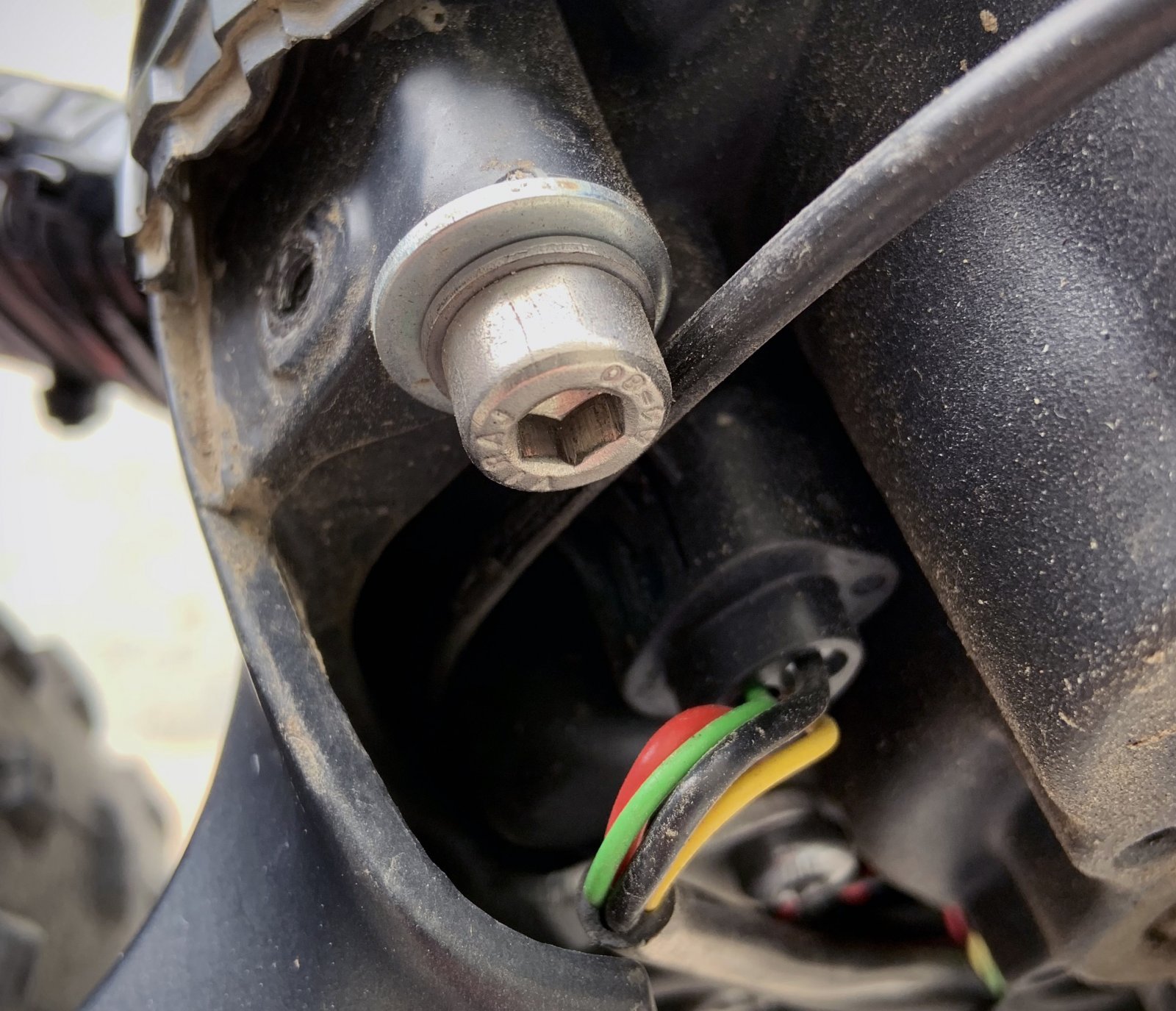 Bosch_motor_mount_problem_01.jpg