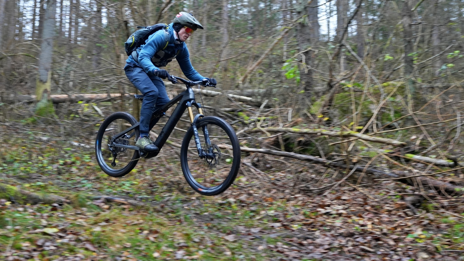 A surprisingly nimble long-travel emtb.