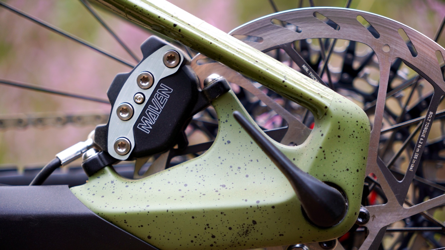 The Sram Maven Ultimate brakes are nice, and they look the part!