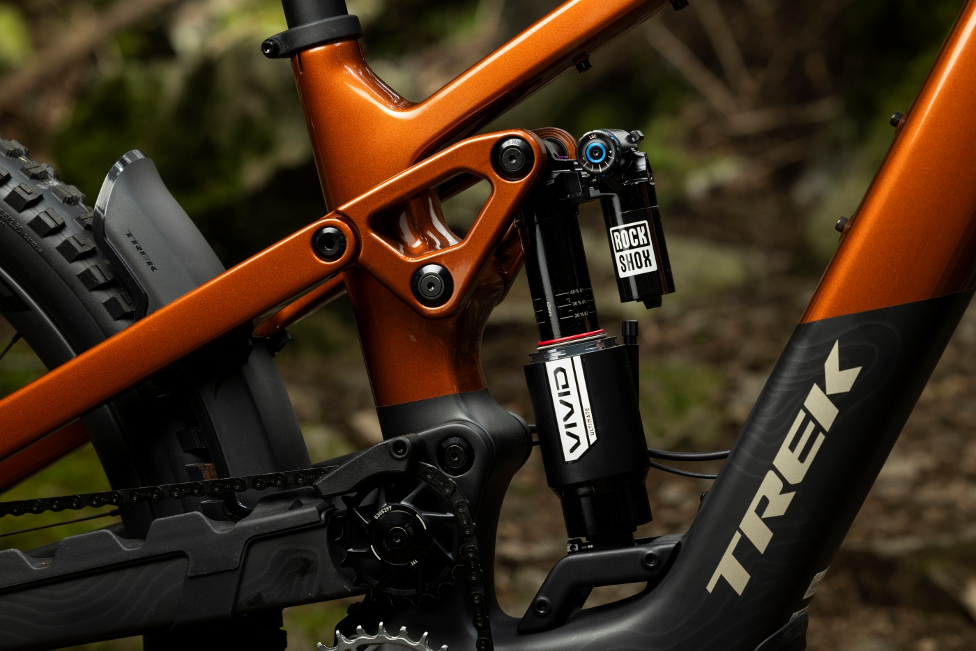 The 9.9 model has a Rockshox Vivid shock handling the 170 mm rear travel.