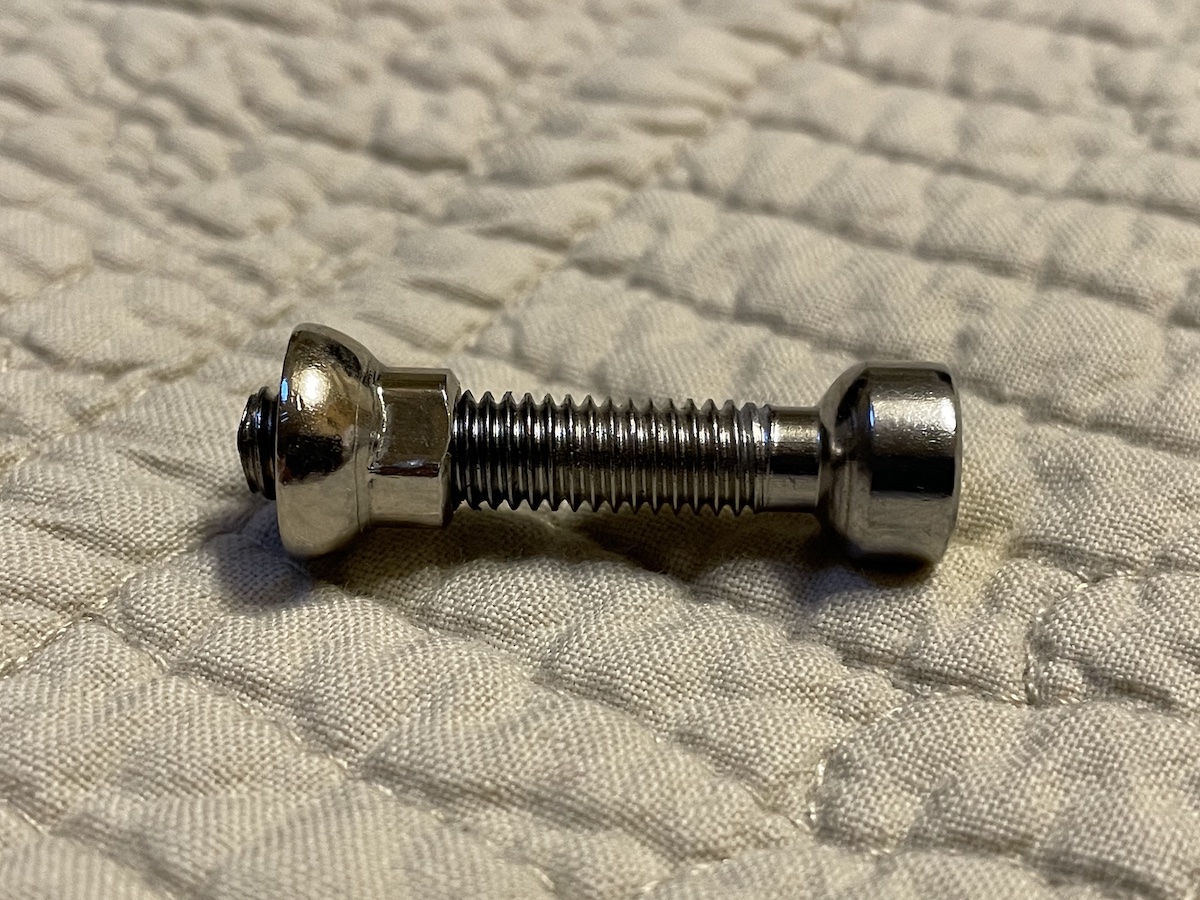 cube-seat-bolt+nut.jpg