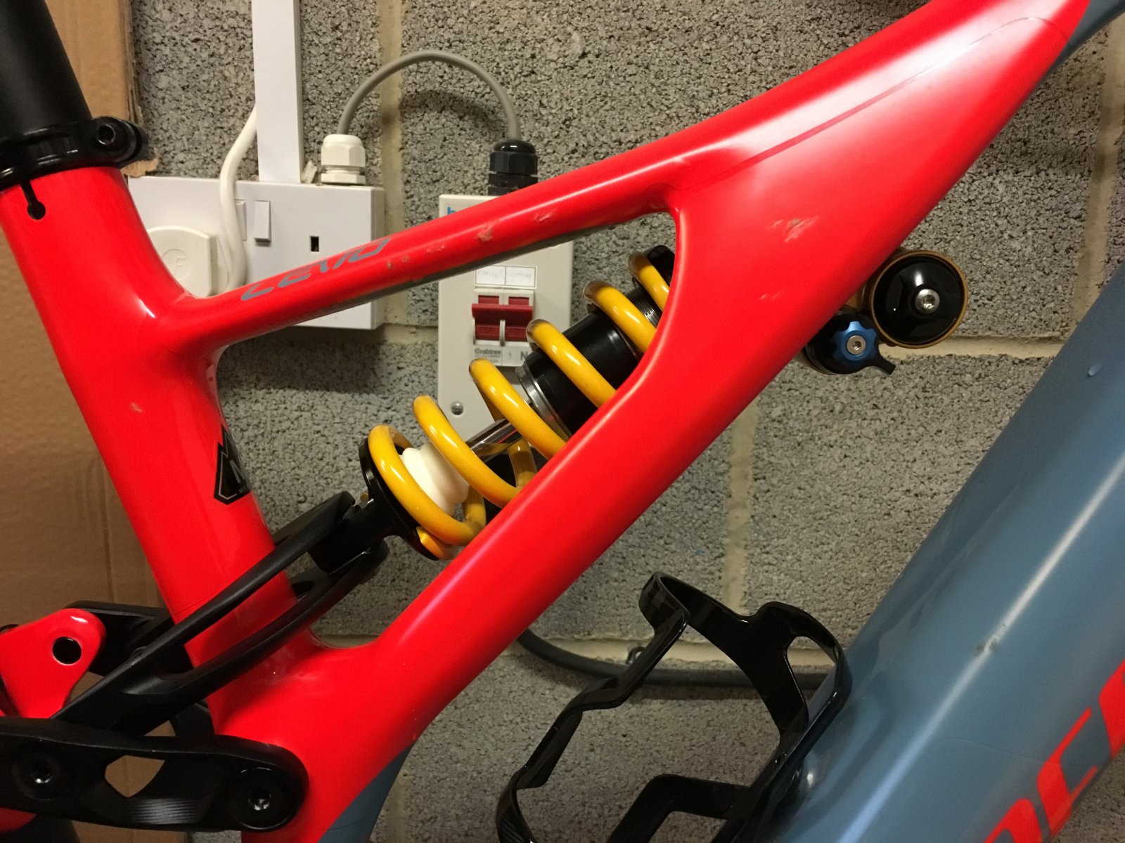 2019 turbo levo coil shock