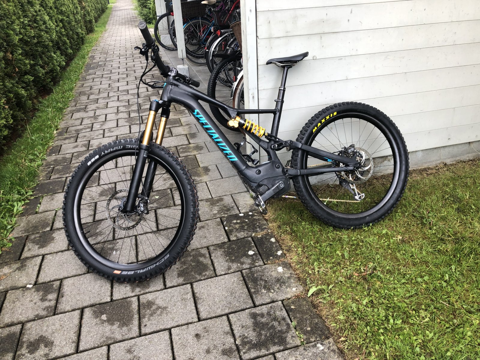 Specialized turbo levo 27.5 on sale plus