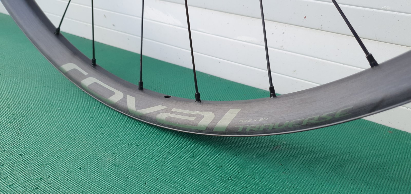 specialized roval traverse carbon 148 wheelset
