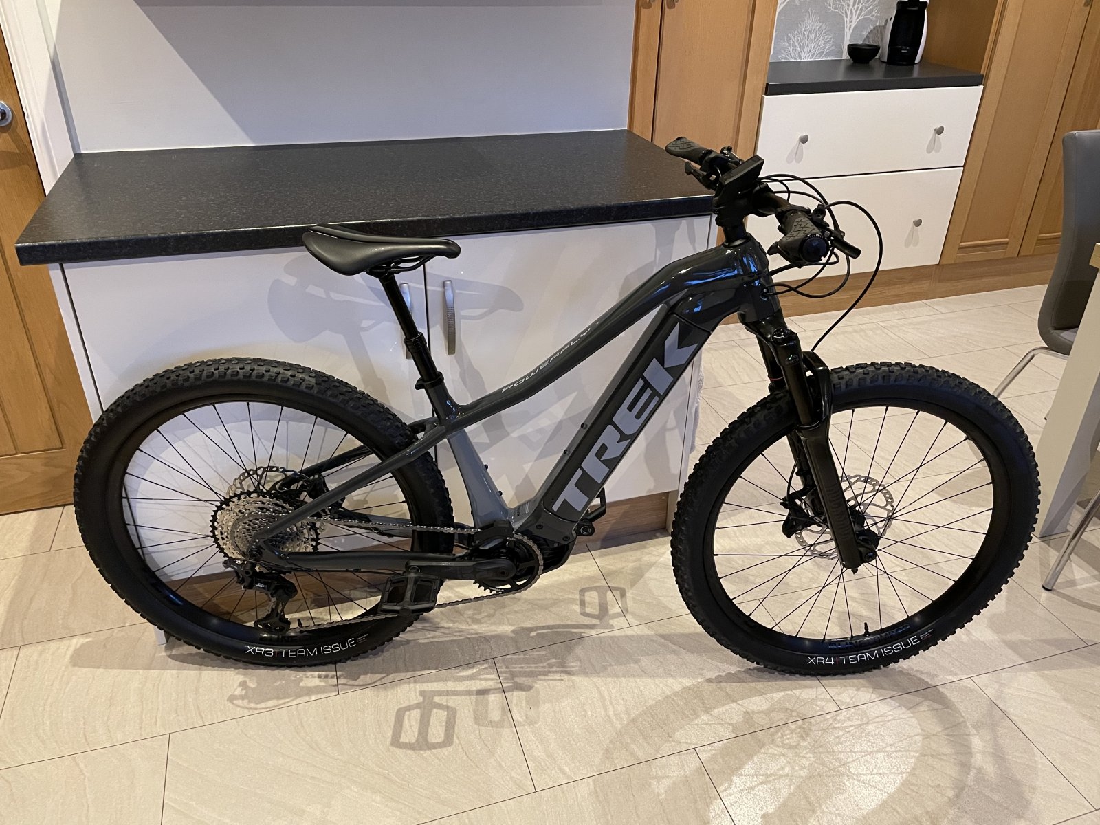 trek powerfly 7 hardtail