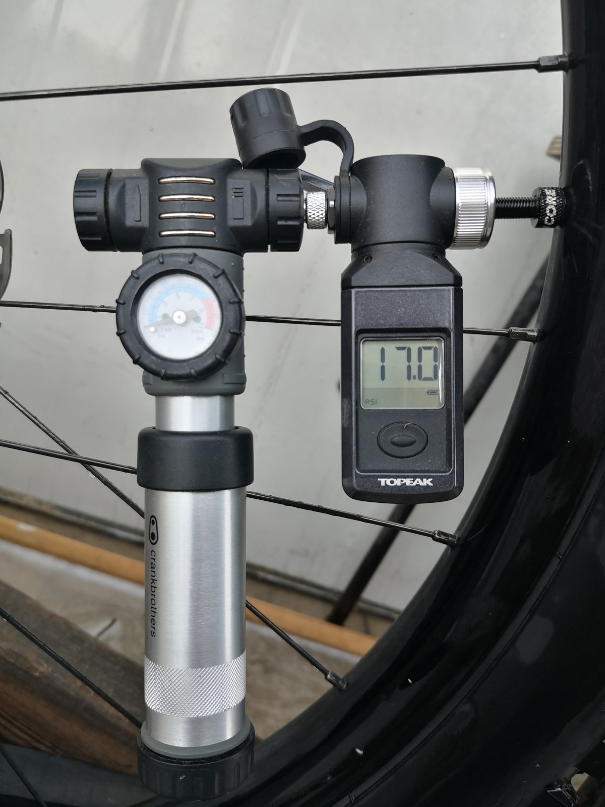 topeak digital shuttle gauge