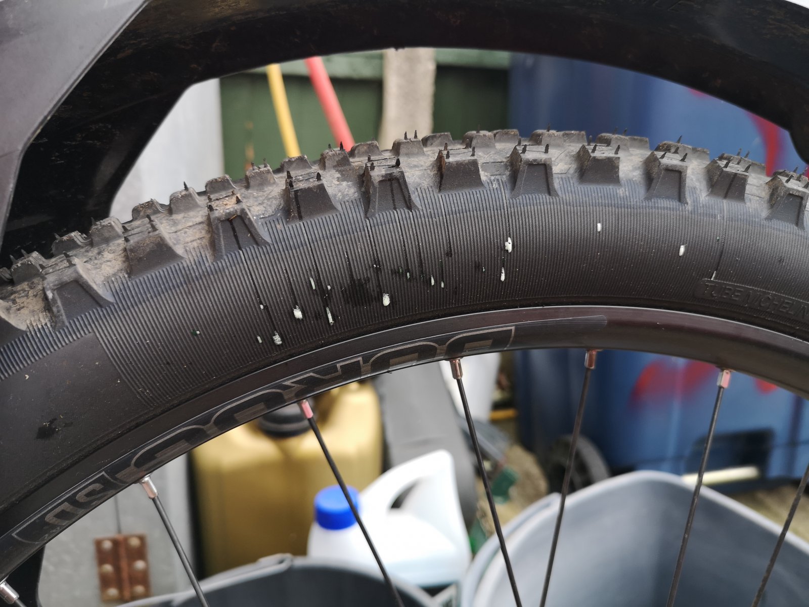 tubeless tyre for bullet