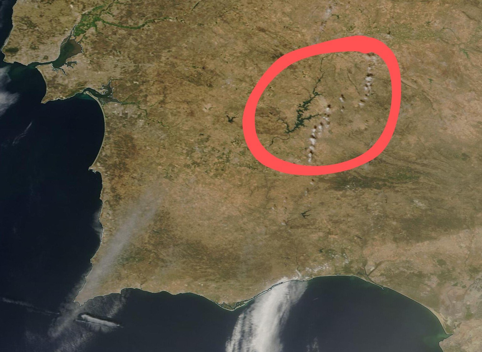 alqueva-o-óasis-ibérico-13-08-22-satélite-terra-v0-vutyuumxvai91~2.jpg